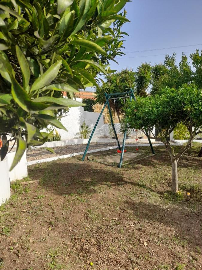Hall 92 Quartos Com Wc Em Moradia Com Piscina A-Das-Lebres Loures Esterno foto