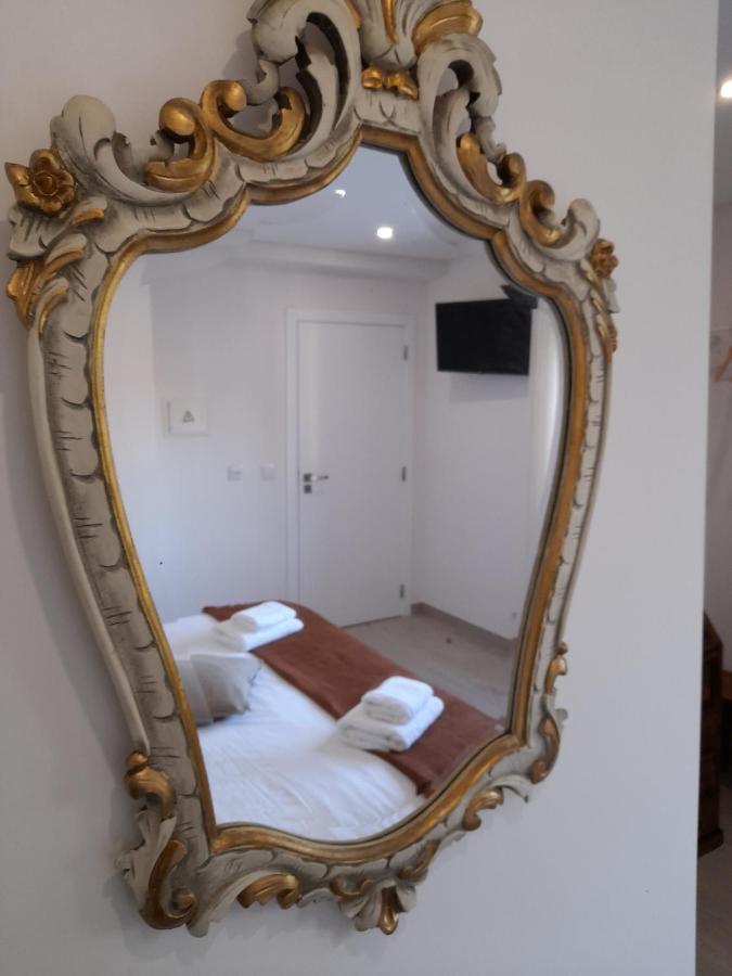 Hall 92 Quartos Com Wc Em Moradia Com Piscina A-Das-Lebres Loures Esterno foto