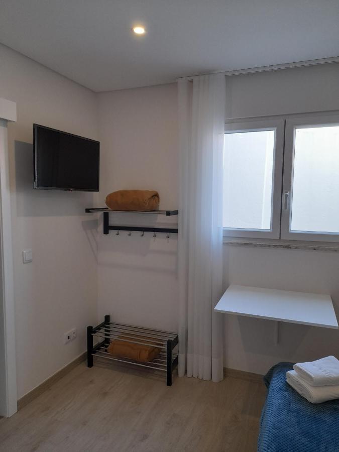 Hall 92 Quartos Com Wc Em Moradia Com Piscina A-Das-Lebres Loures Esterno foto